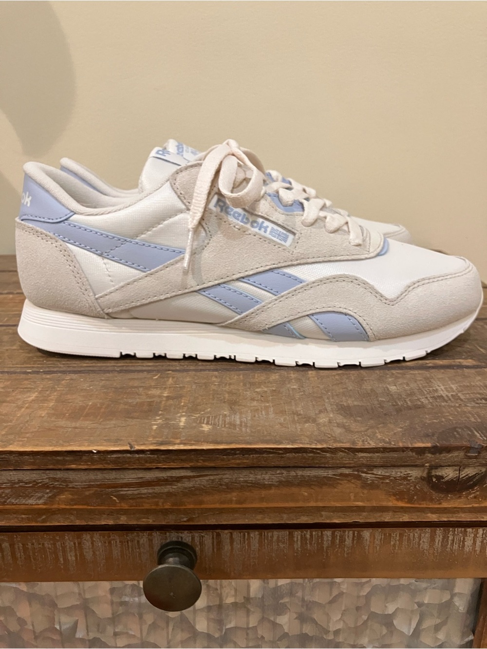 Reebok Classic Nylon Women’s Sneakers, Size 9  in Bone / Chalk / Pale Blue